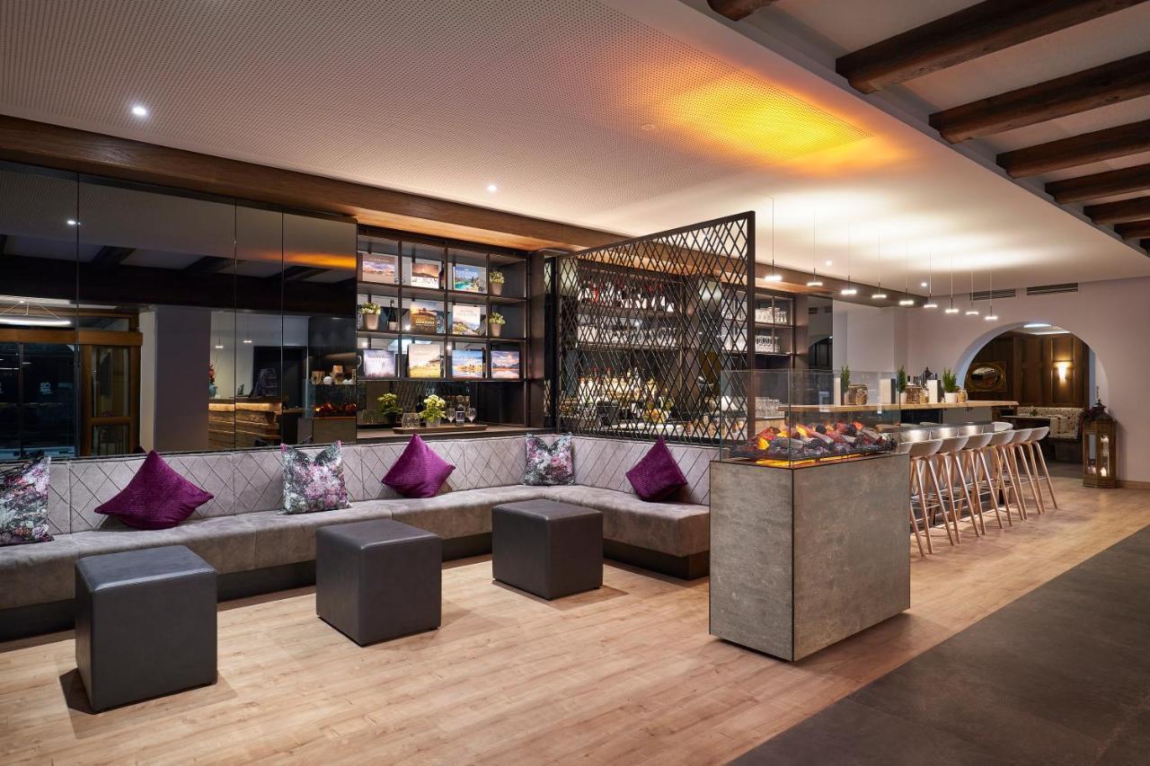 Hyperion Hotel Garmisch - Partenkirchen Εξωτερικό φωτογραφία The lounge at the airport